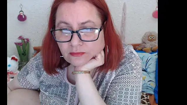 PlayfullMature's cam snapshot