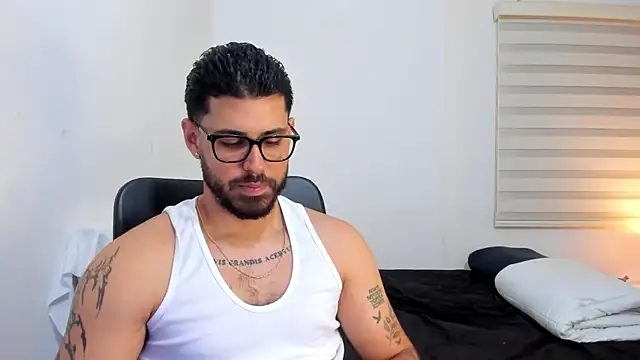 Justyn_Torres live sex cam