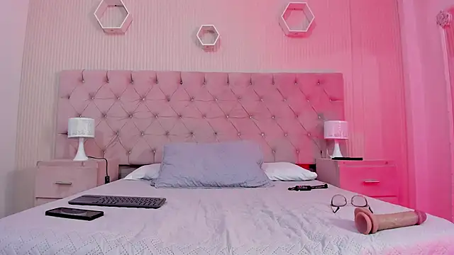 AmaraWolf's cam snapshot