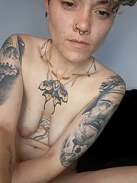 megan_cr's cam snapshot