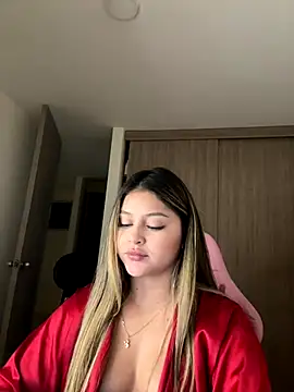 lunablossom_ live sex cam