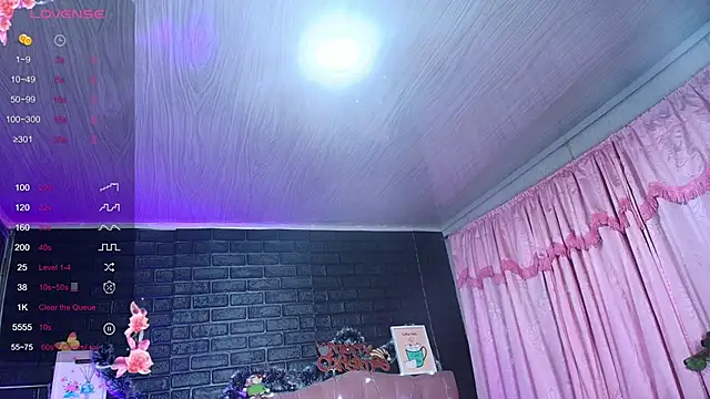 loren_tits24's cam snapshot