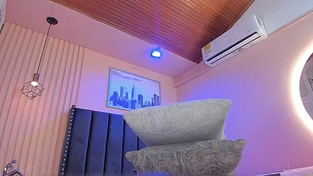 viiolett_lee live sex cam