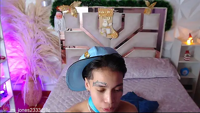 Jonesliam23 live sex cam