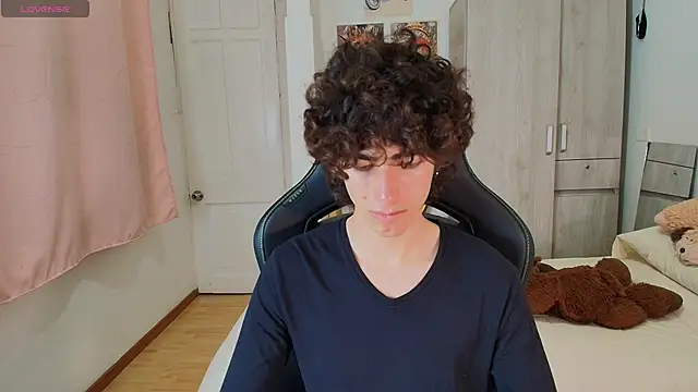 Nude_Boy18 live sex cam