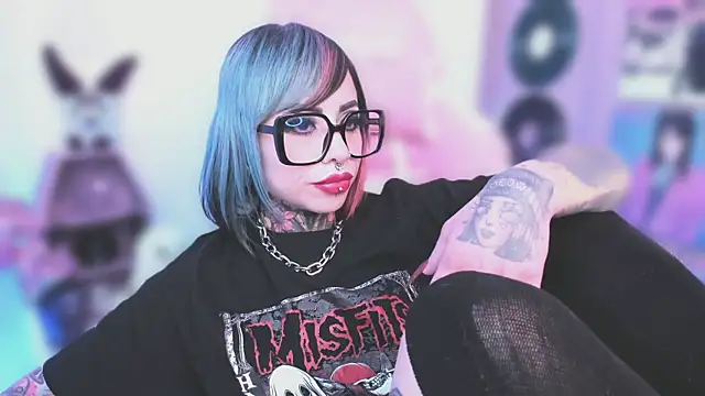 NikkiRamone's cam snapshot