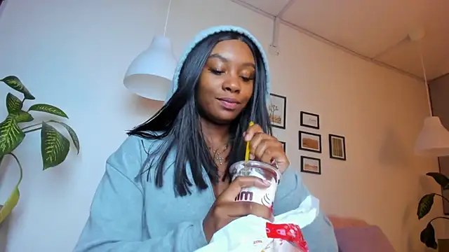 Coco_joness live sex cam