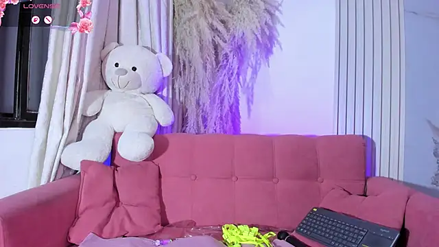 ivonyMiller's cam snapshot