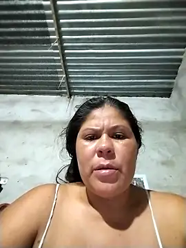 hotmom33's cam snapshot