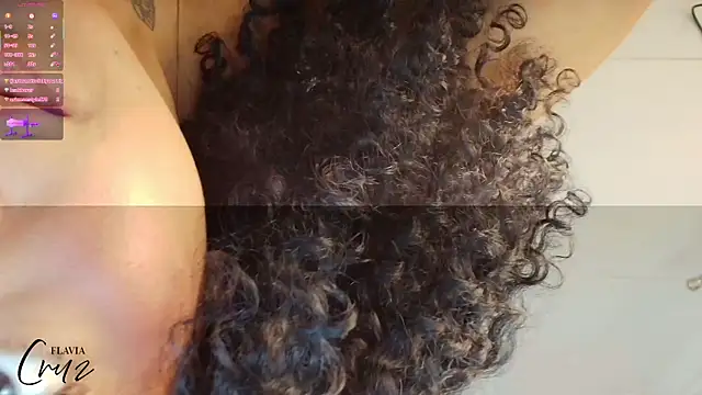 flavia_cruz's cam snapshot