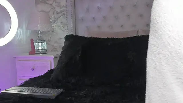 Kev_jenner live sex cam