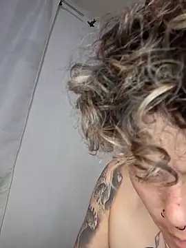 megan_cr's cam snapshot