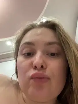 DeniMilkyyyyy live sex cam