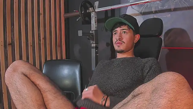 DimitriDeluxe live sex cam