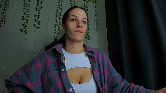 KarlaSim live sex cam