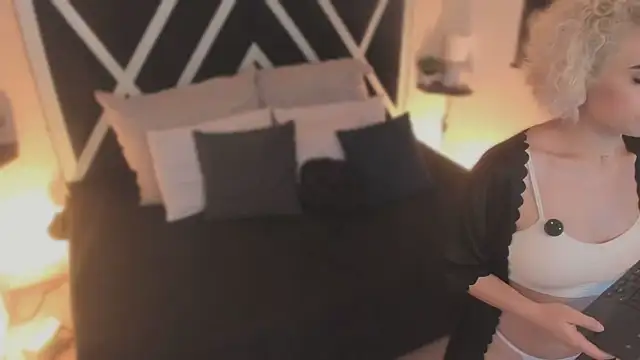 marian_pinzon's cam snapshot