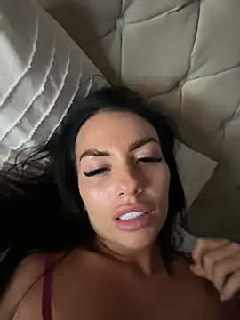 BELLABLACKXUK live sex cam