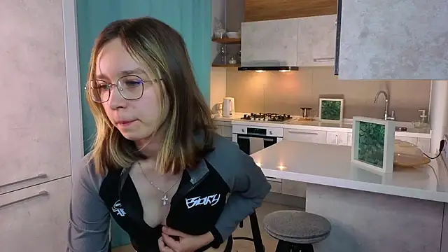 SharriDobes's cam snapshot