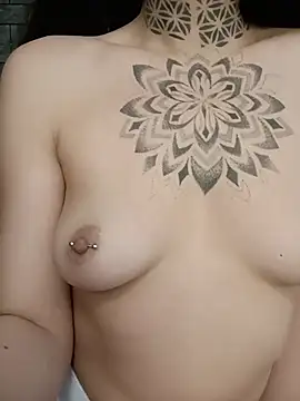 Porcellina181 live sex cam