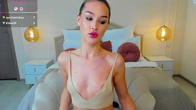 SaintLora's cam snapshot