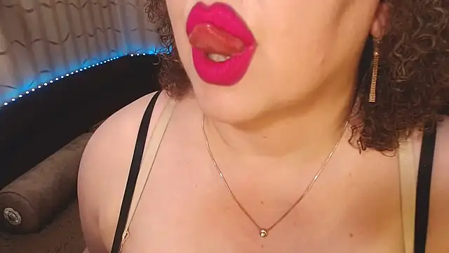 BustyKatty live sex cam