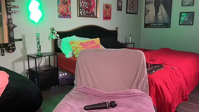 CherryBombBomb's cam snapshot