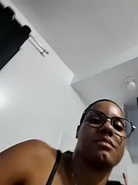 Bella_missandei live sex cam