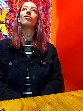 Molly-_-'s cam snapshot