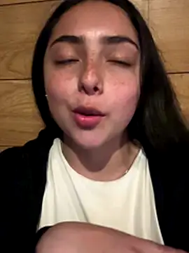 Dulce_1408's cam snapshot