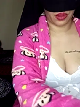 Zouzou_sexy's cam snapshot