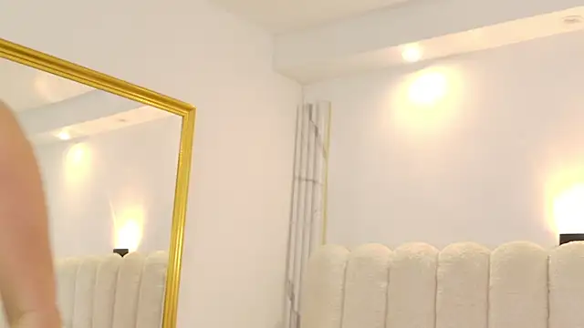 Juliabadlee's cam snapshot