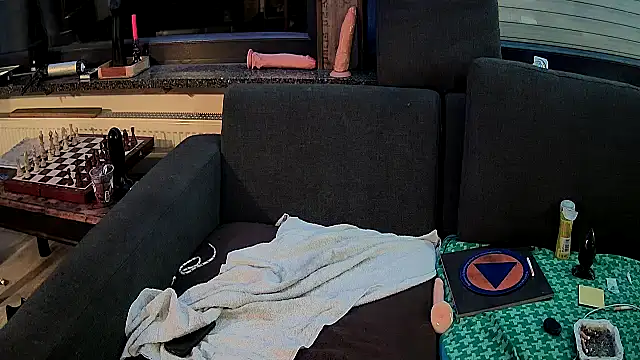 Hornybiboy66 live sex cam