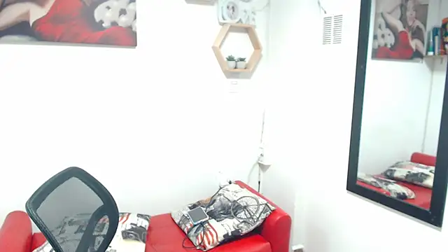 DIVAX_MONSERRAT's cam snapshot