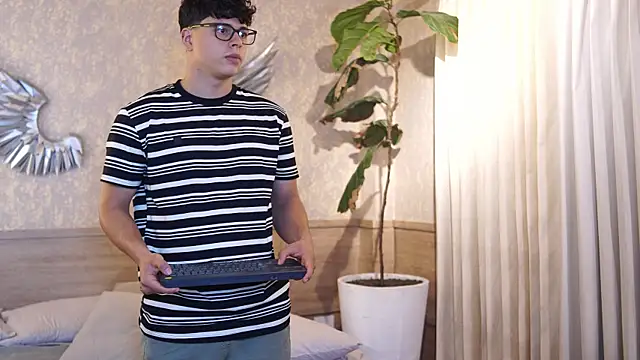 Ethan_occonor live sex cam