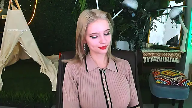 LeonaStane live sex cam