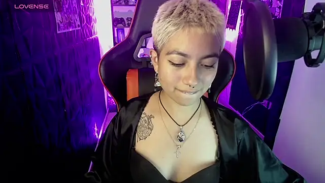 lunarichy22 live sex cam