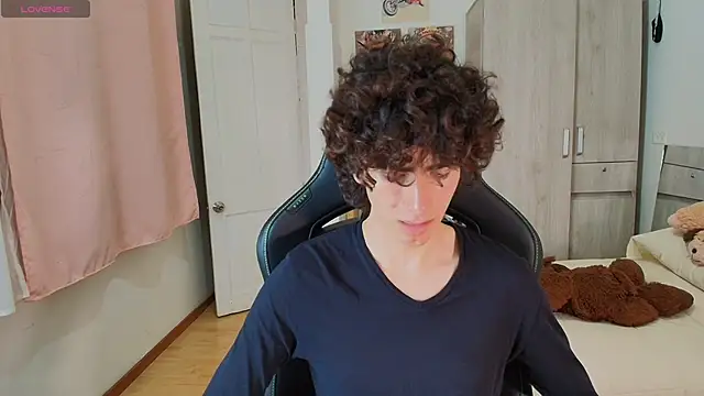 Nude_Boy18 live sex cam