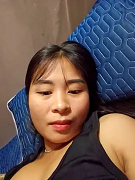 Squirrel-Pear live sex cam