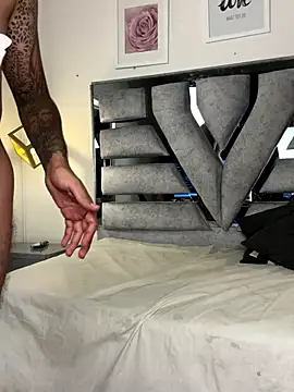 valery_and_Dani_ live sex cam