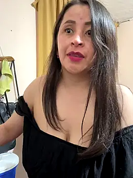 latinfemale's cam snapshot