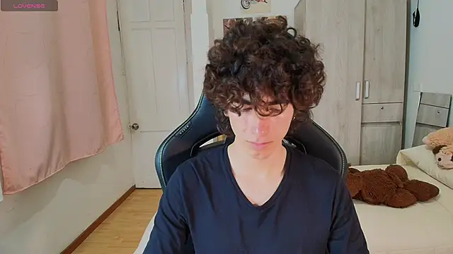 Nude_Boy18 live sex cam