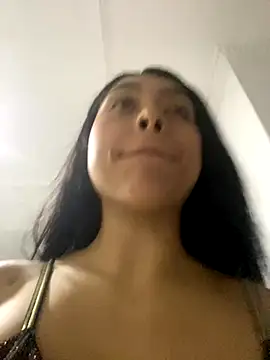 SweetLatiin_'s cam snapshot