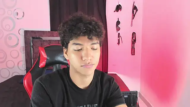 Maximiliano_Khalil live sex cam