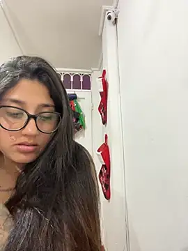 croftsmila's cam snapshot