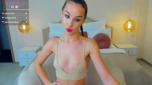 SaintLora's cam snapshot