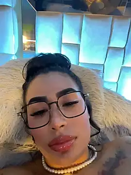 MaddyGray_'s cam snapshot