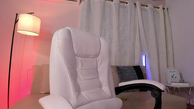 SophieBloomm's cam snapshot