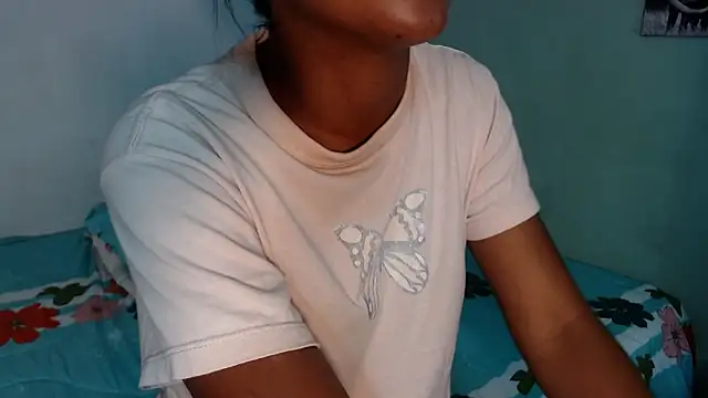 emma_stone54's cam snapshot