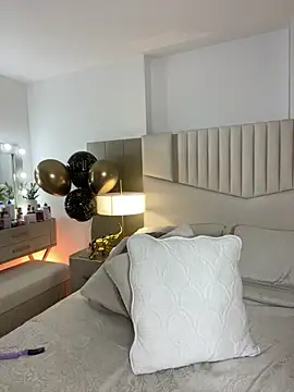 _laura_02's cam snapshot