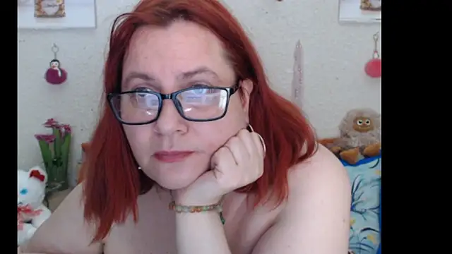 PlayfullMature's cam snapshot